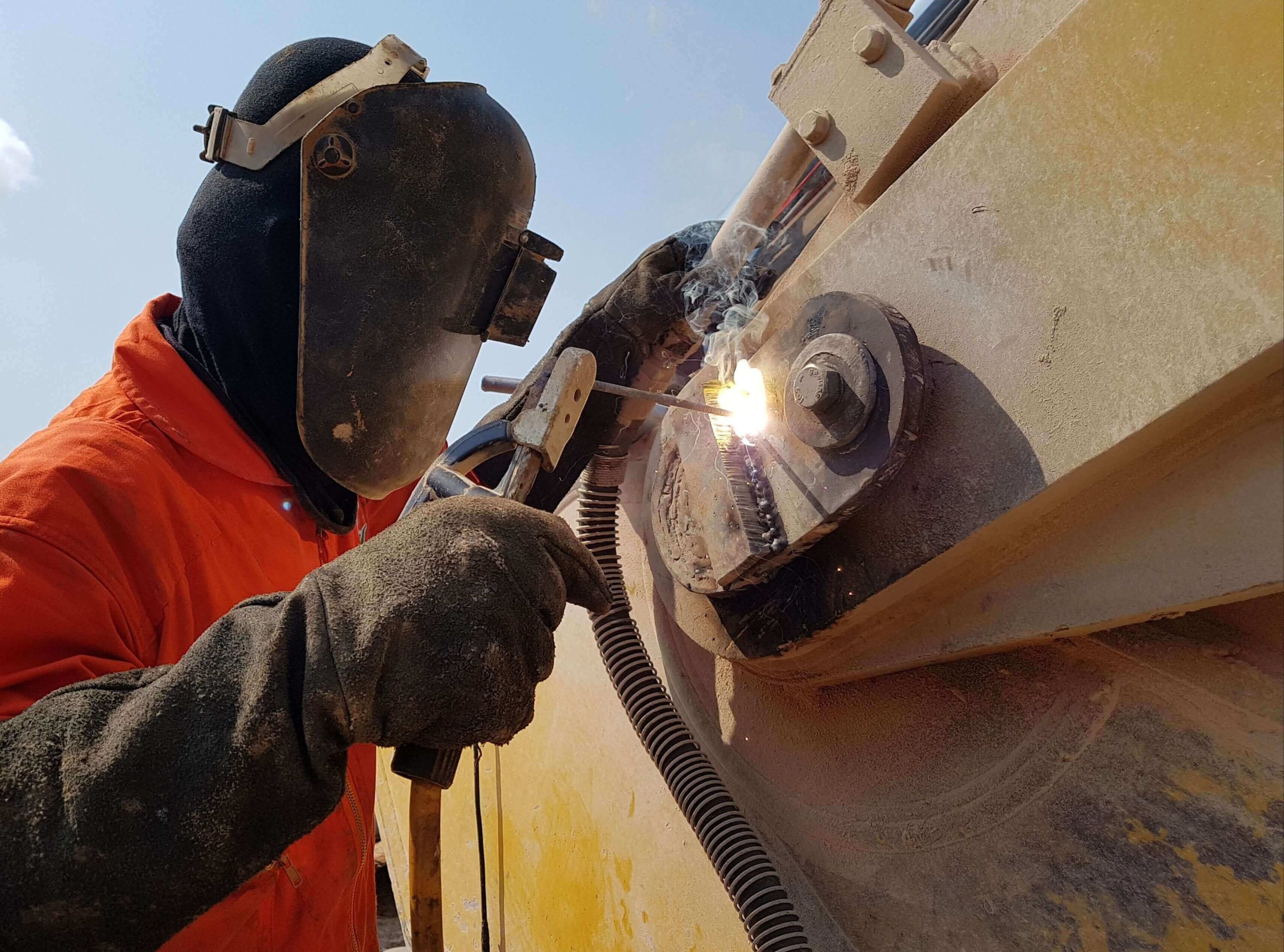 mobile excavator mechanic